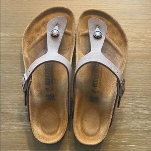 Birkenstock Women's Gizeh Tan Sandals size 40, worn once